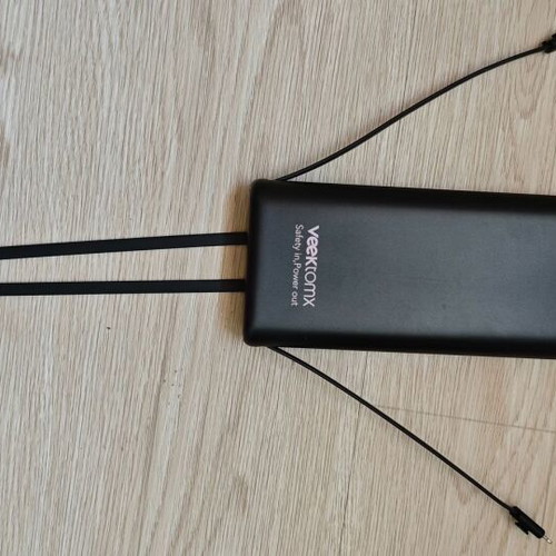 Power bank VEEKTOMX 30000mAh 22.5W model VT302 like new