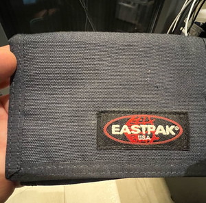 Υφασμάτινο πορτοφόλι Eastpak