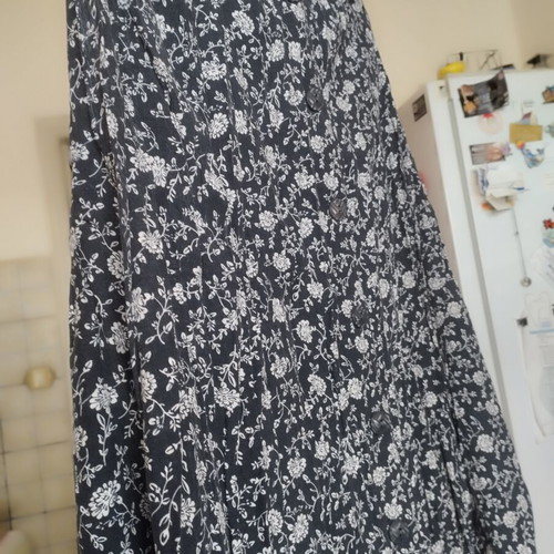 Long skirt like new, size S 36 8, white and blue