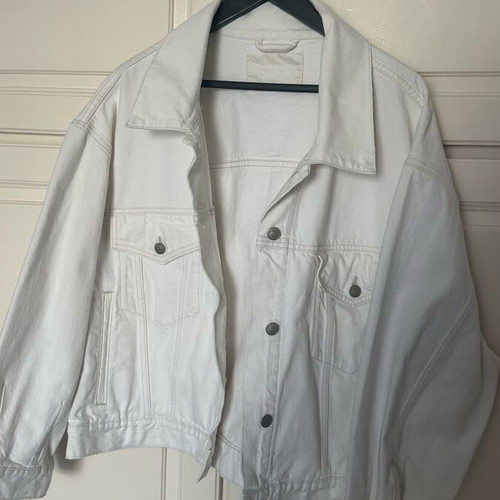 Λευκό τζιν μπουφάν COS σε oversize γραμμή, σαν καινούργιο