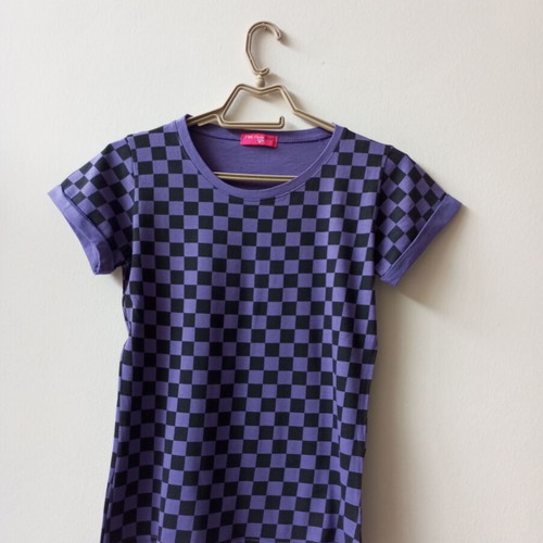 T-shirt and skirt set with checkerboard pattern purple and black new