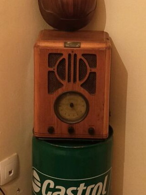 Wooden vintage radio used with FM, working condition