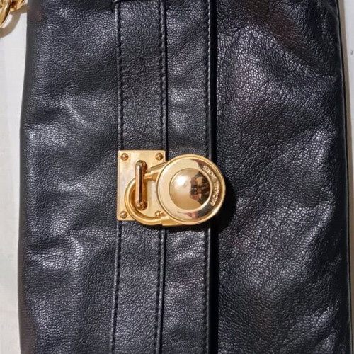 Michael Kors leather black shoulder bag like new with chain