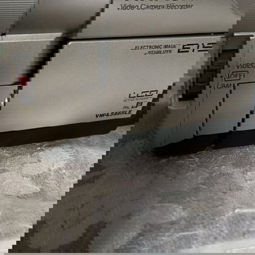 Hitachi video camera σε άριστη κατάσταση με τσάντα και φορτιστή