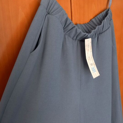 Gray pants new with wide legs and side pockets