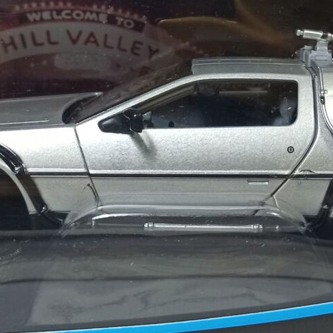Welly Back to the Future II Time Machine DeLorean Fly Wheel 1:24 Toy Car new