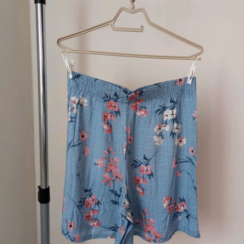 Floral print women's bermuda shorts, size L