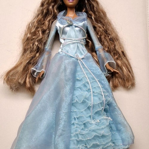 Mattel Barbie Magic of Pegasus Rayla Cloud Queen 2005 vintage doll