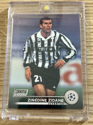 Zinedine Zidane Juventus Topps Chrome 2023 card in acrylic case like new