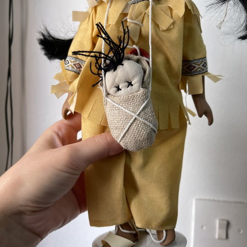 Set of 2 vintage porcelain collectible dolls native style, like new