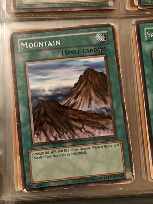 Yu-Gi-Oh card Mountain like new
