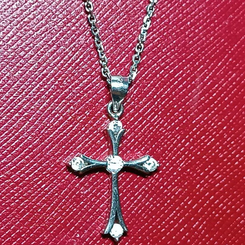 Silver women's cross 2 cm.