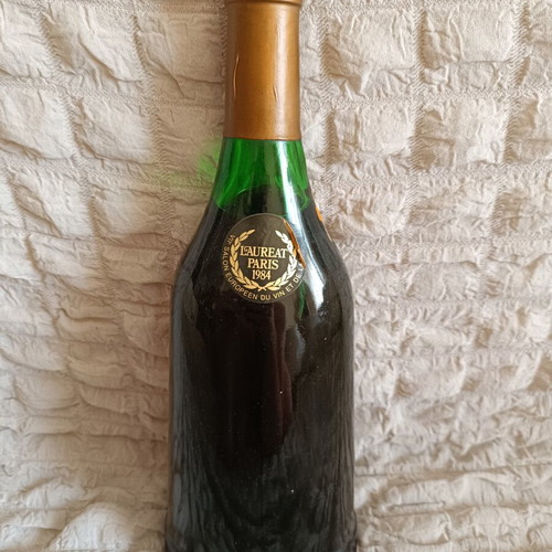 Laureat Paris 1984 Vintage Wine Bottle sealed