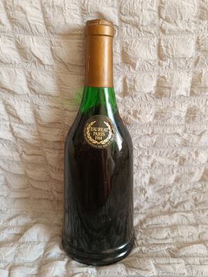 Laureat Paris 1984 Vintage Wine Bottle sealed