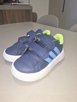 Παιδικά παπούτσια Adidas Puremotion K σε άριστη κατάσταση μέγεθος 26