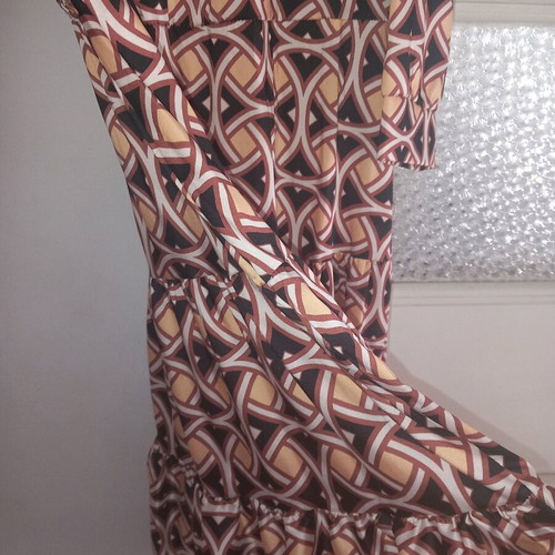Lumina dress like new, loose fit, size S, black and brown