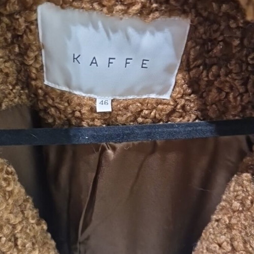 Kaffe boucle coat in brown color like new
