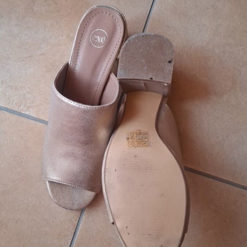Exe gold slippers size 38