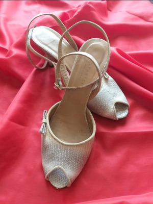 Women's sandals used, size 40, beige, genuine leather