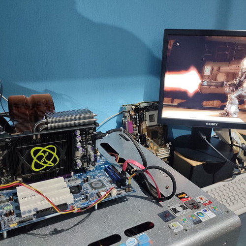 XFX 7950GT 512MB DDR3 PCIe graphics card used