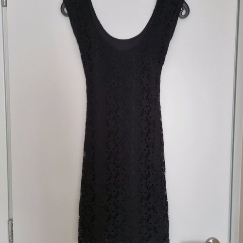 Little black dress lace Shana like new, size XS