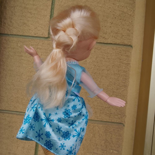 Elsa Frozen doll large, like new