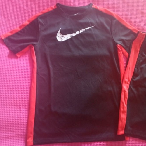 Nike kids set black and red like new, size 158-170 cm