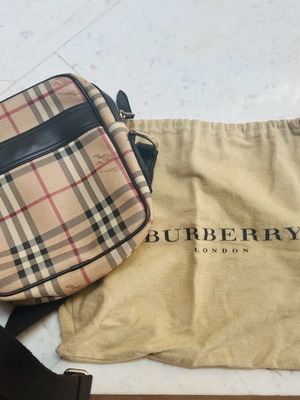Burberry τσάντα χιαστί ελάχιστα χρησιμοποιημένη