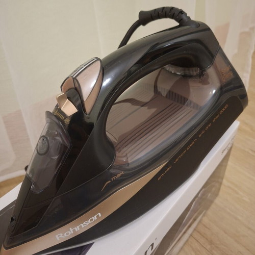 Rohnson Steam Iron R-397 with Smart Temp Technology new