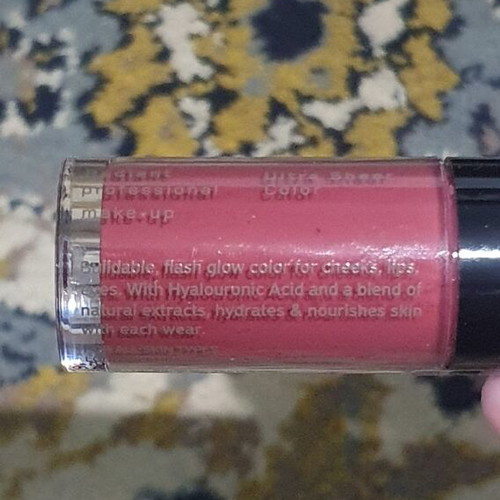 Radiant liquid blush like new, used once with spatula