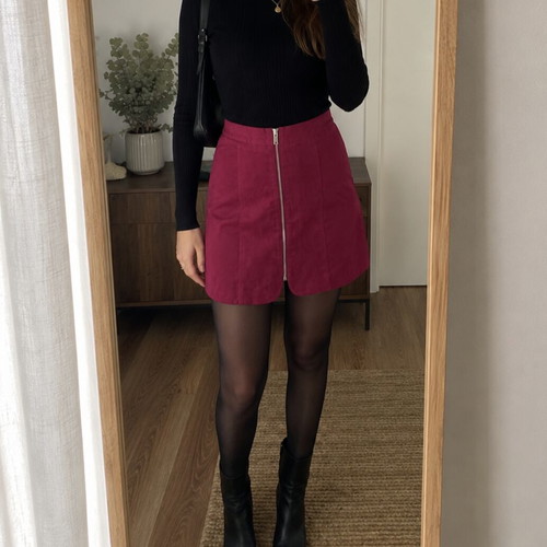 H&M Divided Burgundy Suede Mini Skirt Size 40 like new