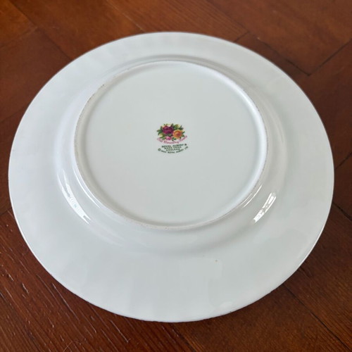 Royal Albert Old Country Roses salad plates in excellent vintage condition, set of 6
