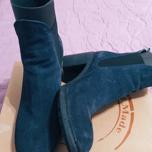 Bueno navy blue suede ankle boots size 39 new