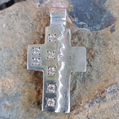Silver cross with embedded zirconia, like new, Apefthon