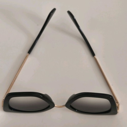 Sunglasses like new with ombre lenses and gold frame