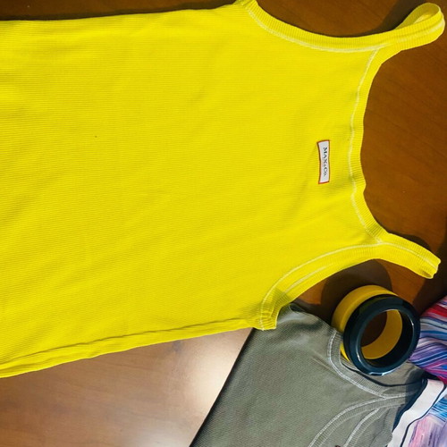 Max&Co ribbed top like new, yellow, size M
