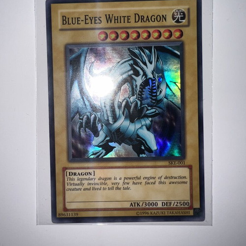 Yu-Gi-Oh! Blue Eyes White Dragon card used, very good condition