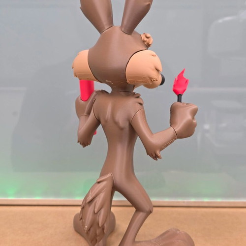Wile E. Coyote figure 29 cm height new