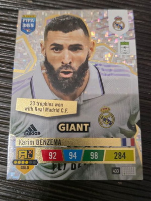 Adrenalyn FIFA 365 Karim Benzema card like new