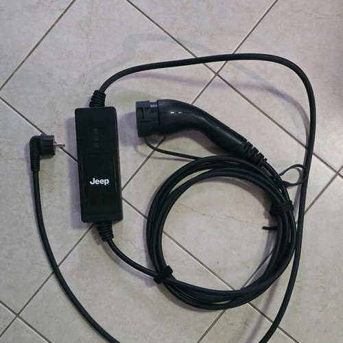 Portable home charger for electric and plug-in vehicles 5m used