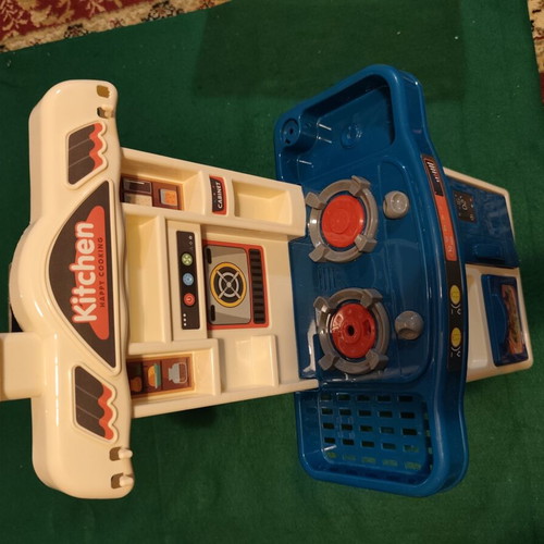 Kitchen Happy Cooking plastic play kitchen with sounds and lights
