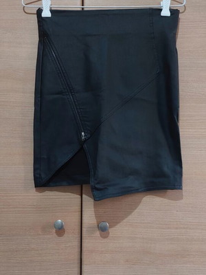Faux Leather Mini Skirt like new, asymmetric with front zip, size M