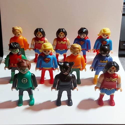 Kinder Surprise DC Heroes Playmobil new figures pack of 12 with case