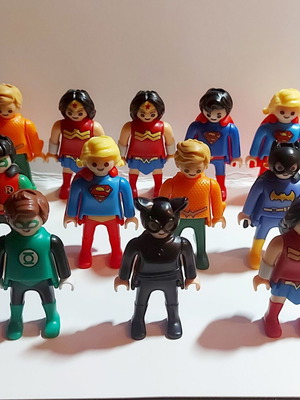 Kinder Surprise DC Heroes Playmobil new figures pack of 12 with case