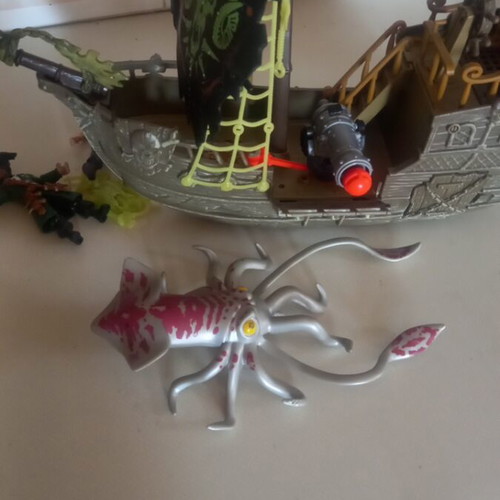 Chap Mai Pirate Ship with Two Pirate Figures used