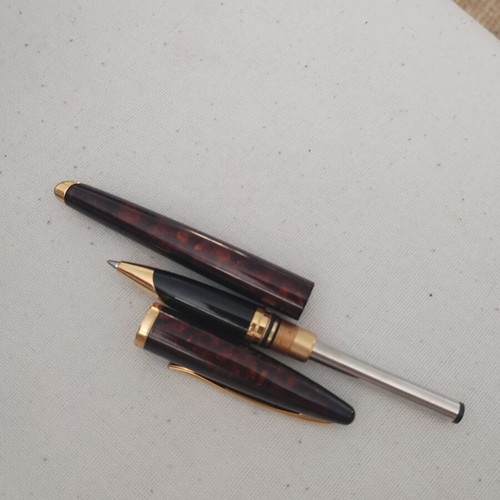 Waterman Carene Ballpoint like new, Marine Amber Lacquer with gold trim, collectible