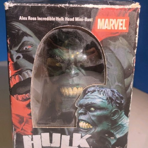 Avengers Marvel Hulk Alex Ross bust used, limited edition