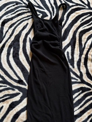 Zara dress black like new with pleats, size S