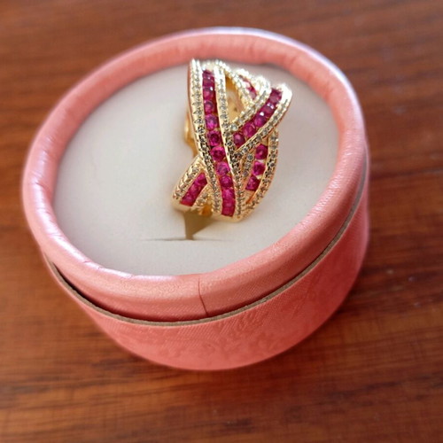 Ring gold plated with pink and gold zircon stones, size 7 new