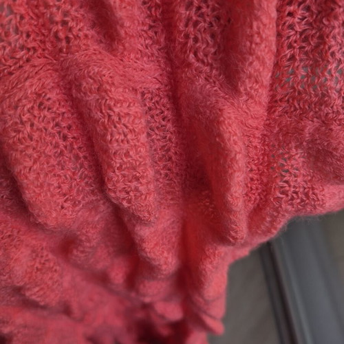 Long fuchsia Club Famous scarf brand new with tag, ruffles